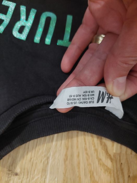 De vânzare lot 2 hanorace, mărimea 134-140 cm