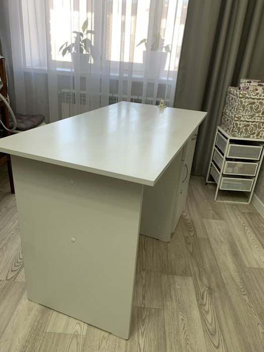 Продам стол для маникюра