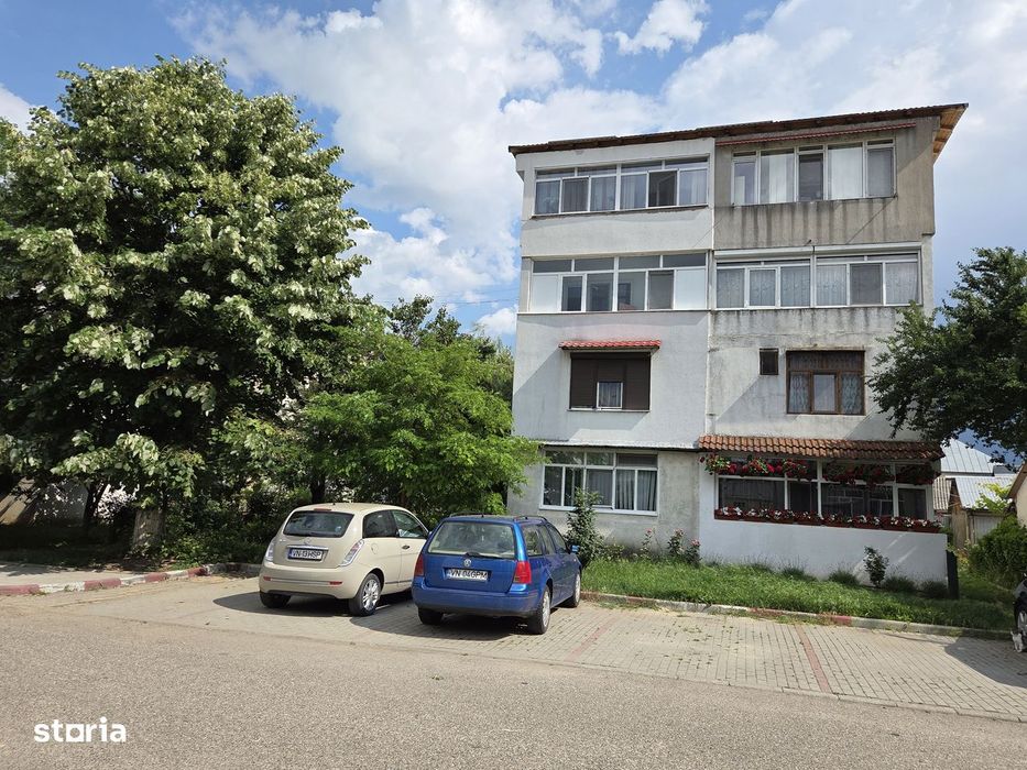 Apartament 2 camere etaj 2 zona Casa de Cultura