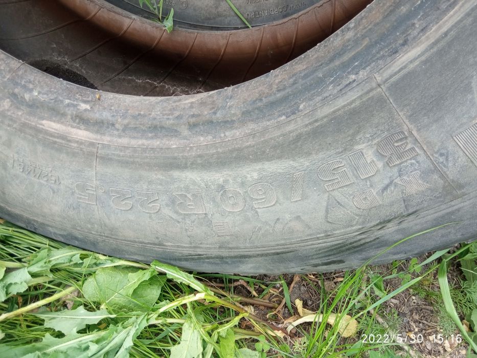 Продам резину на грузовик