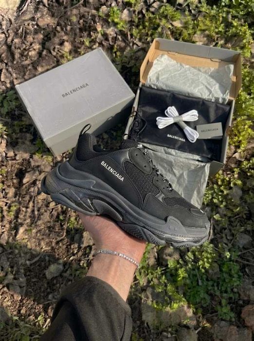 Balenciaga Triple S Negru