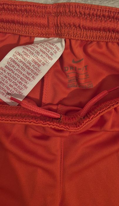 Pantaloni copii scurti Nike