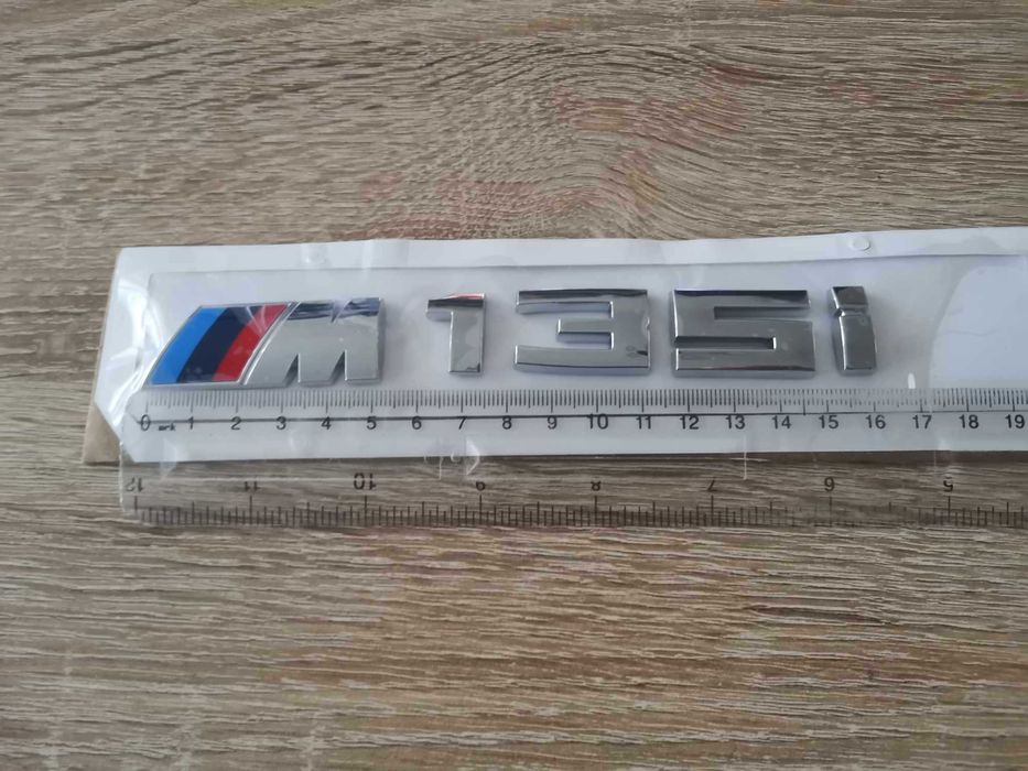 БМВ BMW М135i сребриста емблема лого