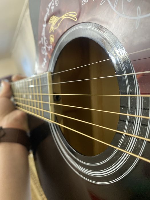 Гитара почти новый