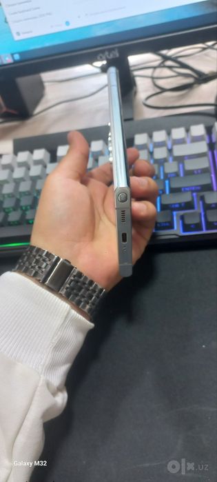 Samsung S22 ultra 12/256 5G 1 simkartali uzimei oʻtgan