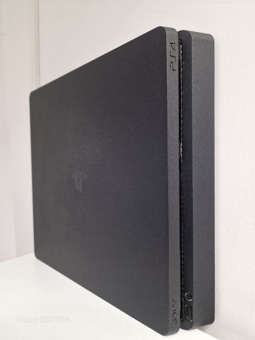 PlayStation 4 slim