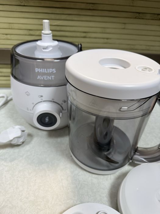 Уред за готвене на пара и блендер 4 в 1 Philips Avent