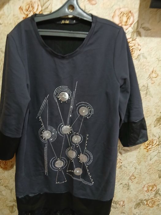Продается женское платье