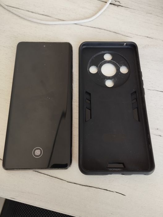Продам honor x9b 8+8/256