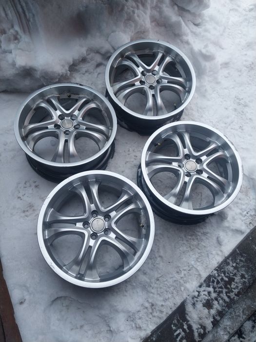 Диски SCAD R18 на Subaru.