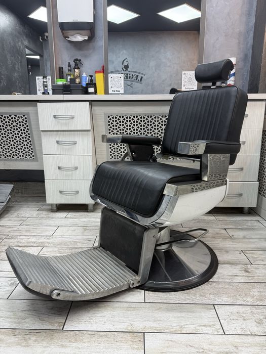 Vand mobila de frizerie