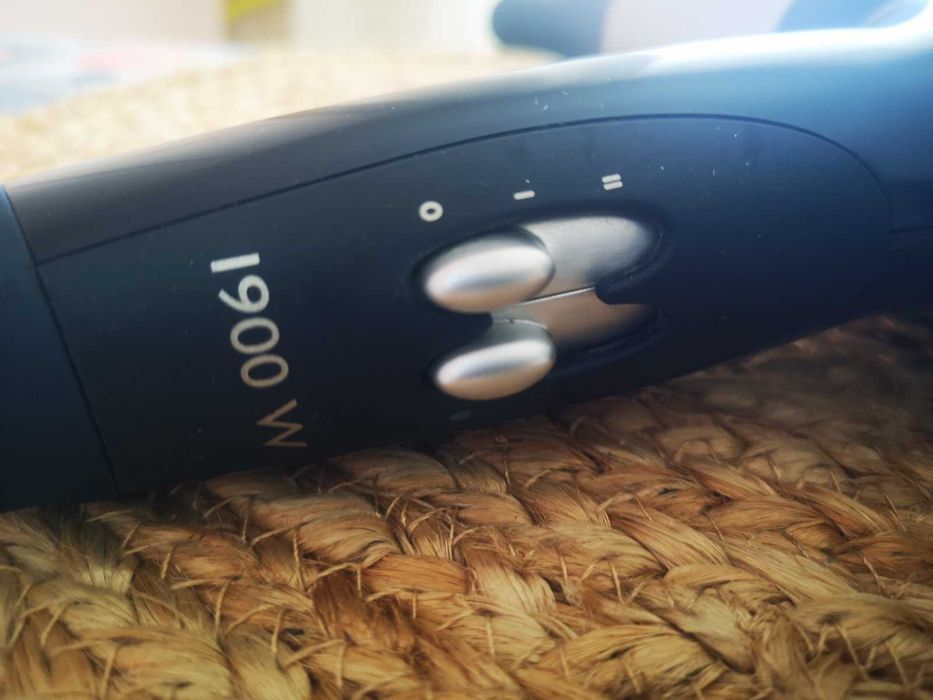 Сешоар Philipps Jet Set Control 1900W