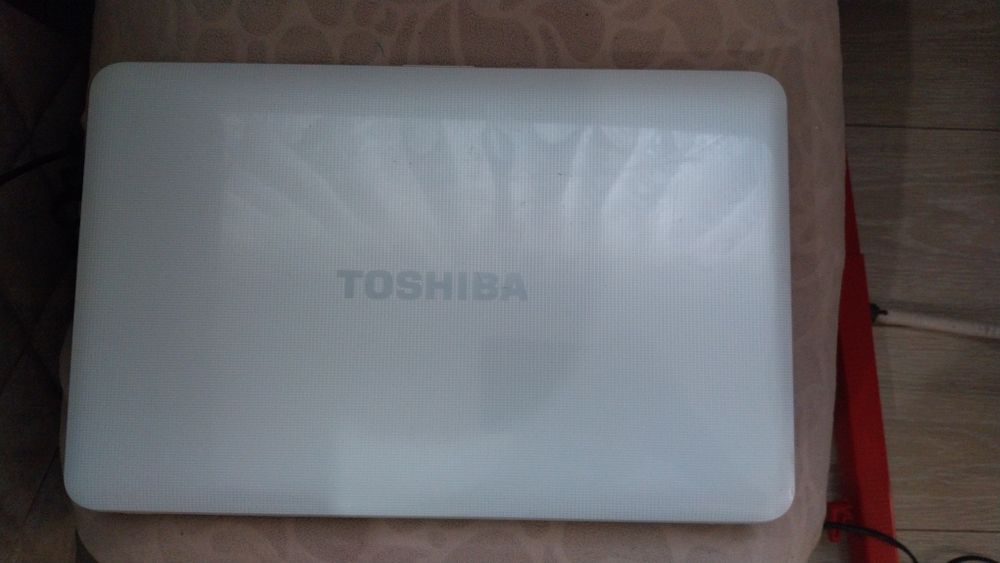 Toshiba лаптоп 15 inch