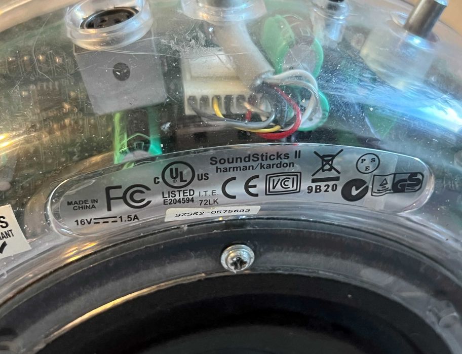 Subwoofer Harman Kardon SoundSticks II transparent defect