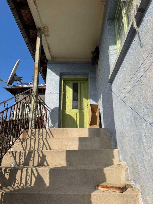 Самостоятелна къща в с.Леново