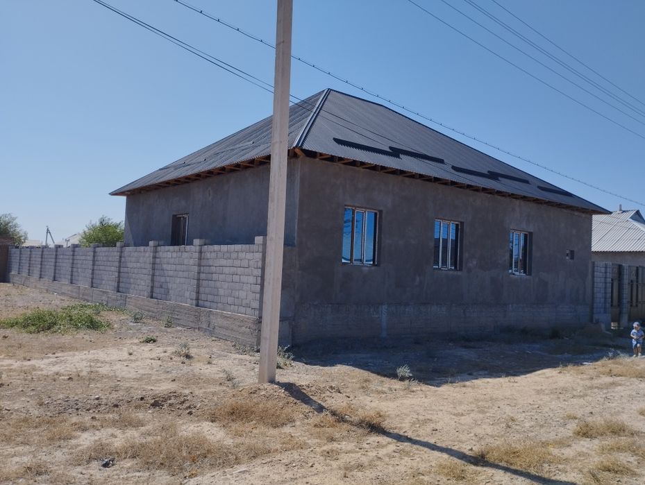 Жер үй сатылады.