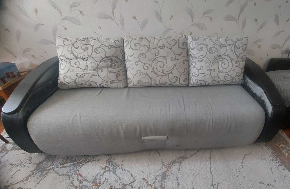 Продам диван в хорошем состоянии