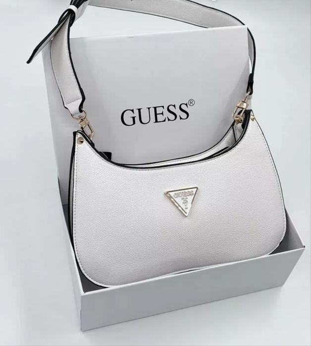 Продам белую сумку Guess