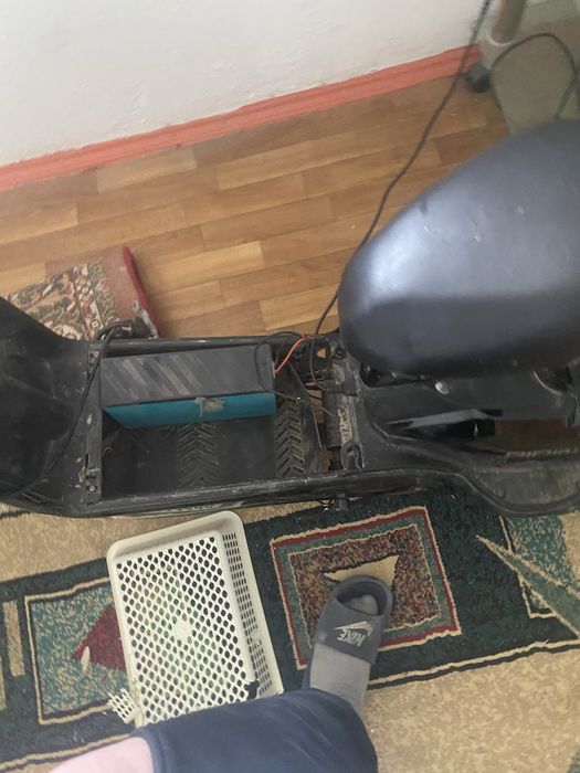 Скутер запчасти акум