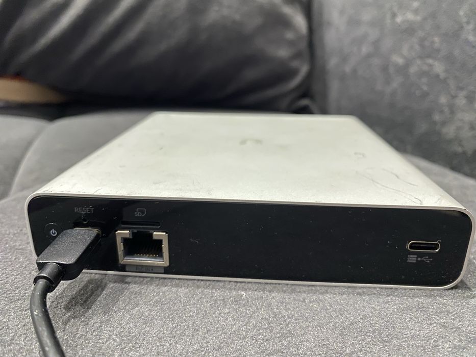 Продам Контроллер Ubiquiti UCK-G2-PLUS UniFi Cloud Key Gen2.