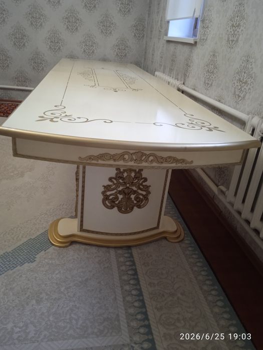 Стол стуля сатылады