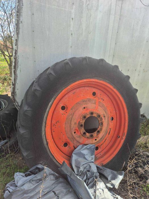 Джанта с гума за Трактор