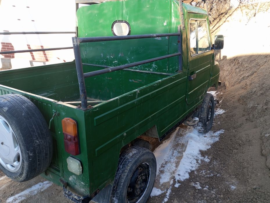 Srochna Luaz sotiladi