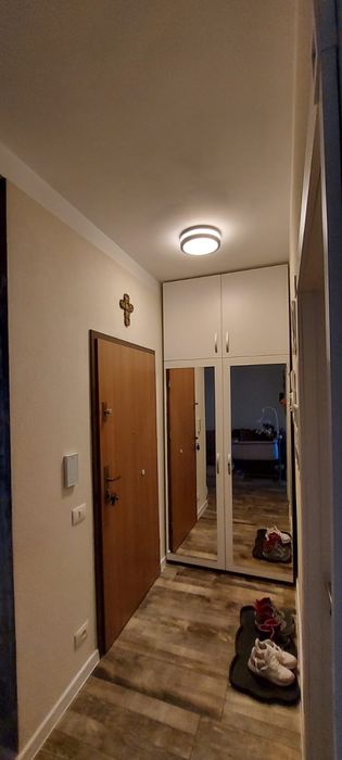 Persoana fizica vand  apartament 3 camere pret negociabil!