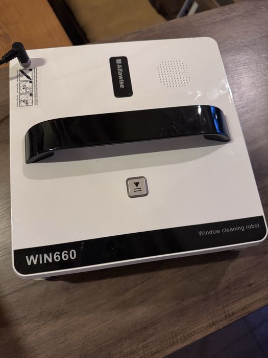 Робот за почистване на прозорци