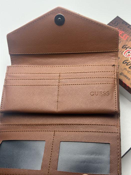 Portofel dama Guess