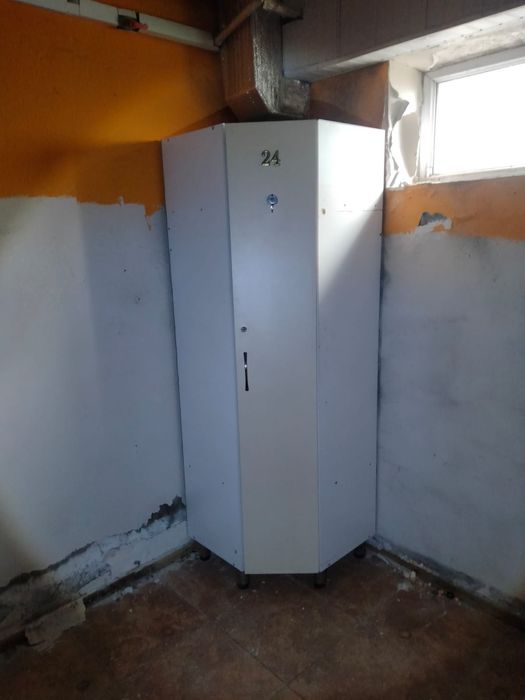 Шкафы для раздевалки