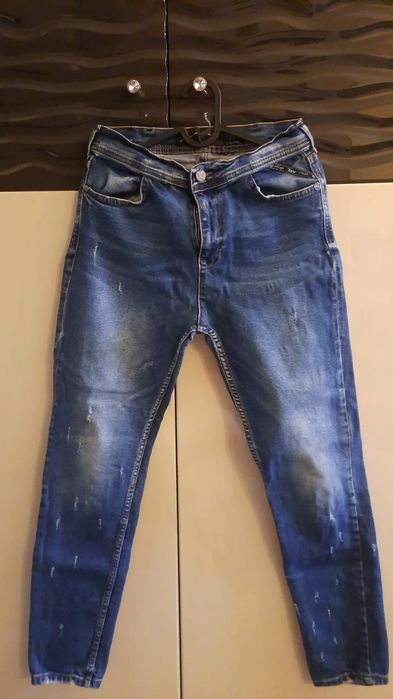 Продам джинсы и брюки по 500