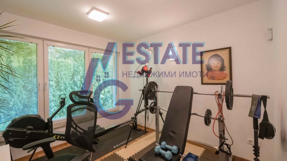 Продава се Къща в Каблешково - 300 кв.м за 1400 €/кв.м - Снимка #17