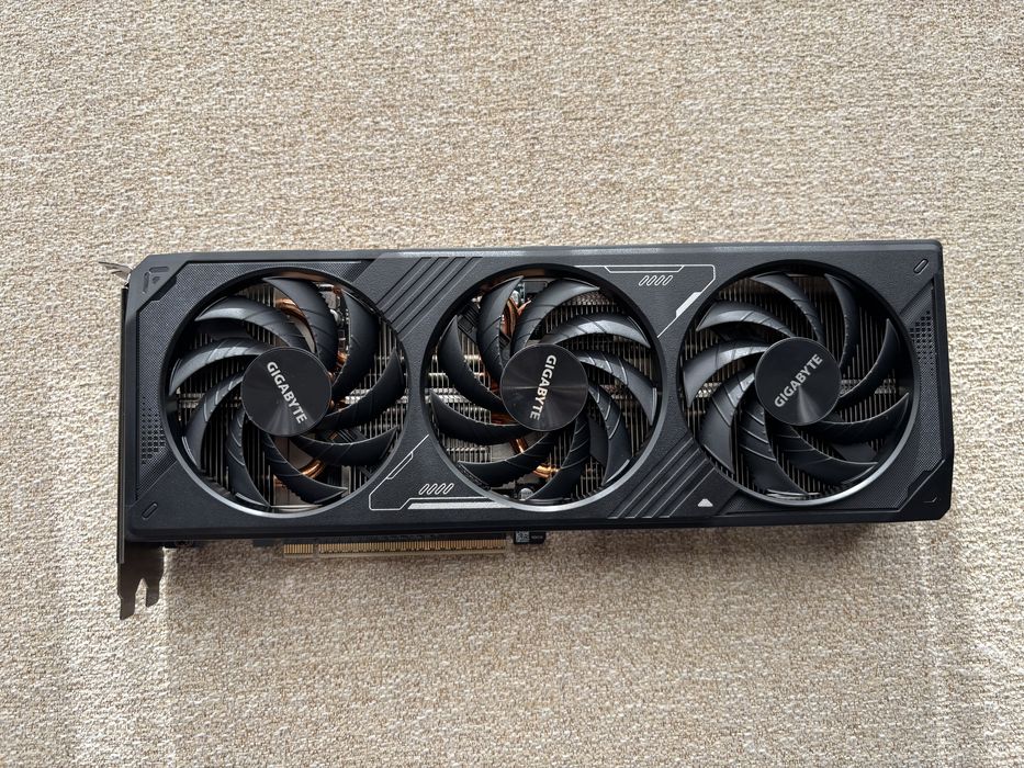 Gigabyte Rtx 5070 OC12gb GDDR7 noua