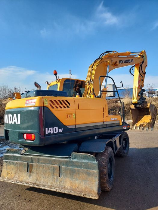 Excavator sotiladi Hyundai 140w hamma joyi soz ishga Tayyor texnika
