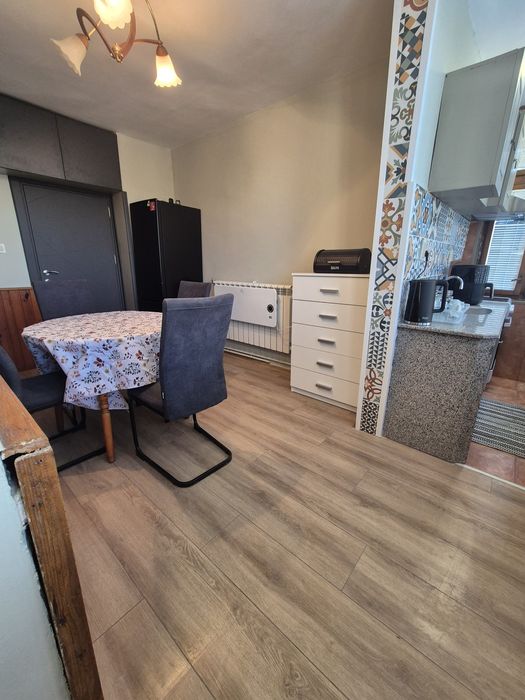 Дава се под наем Четиристаен апартамент в Пловдив, Централна гара - 98 кв.м за 612 € - Снимка #1