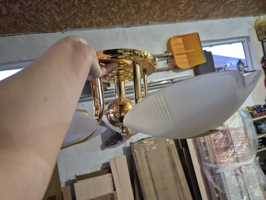 Продаётся люстра