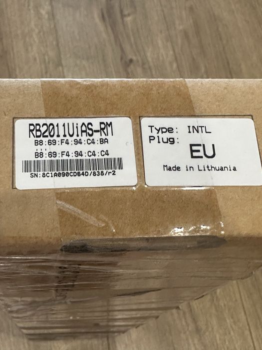 Маршрутизатор MikroTik RB2011UiAS-RM