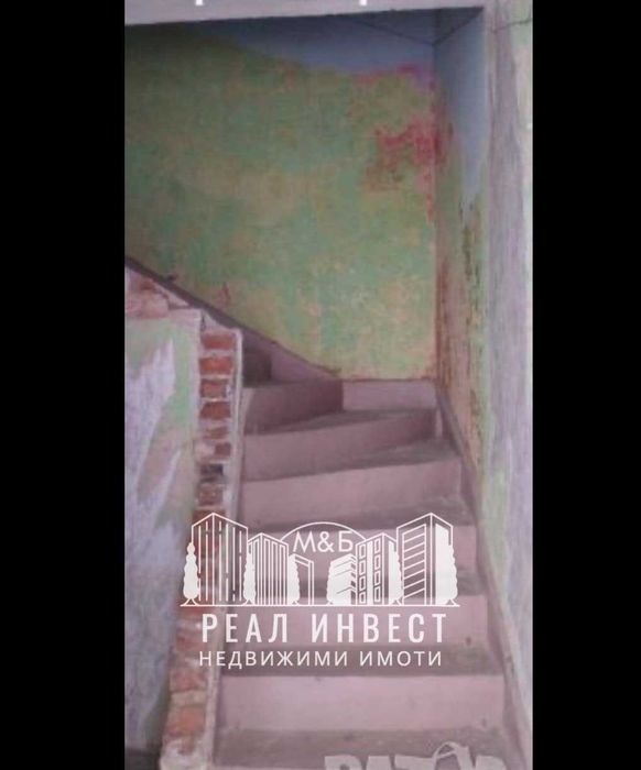 Продавам къща близнак в гр. Димитровград