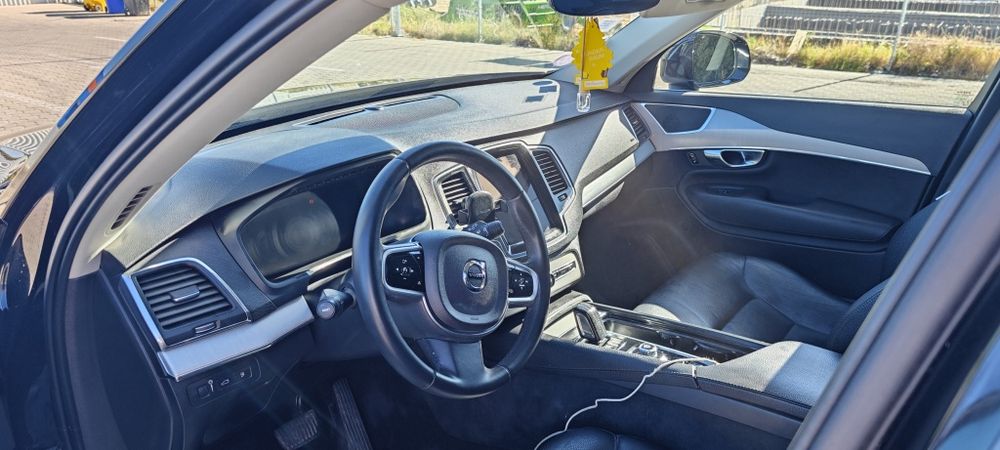 Vând Volvo XC90 7 locuri  plug-in hibrid