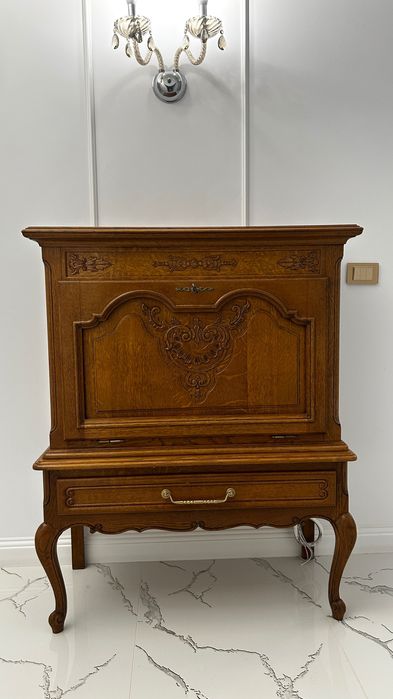 Comodă cu bar din lemn masiv