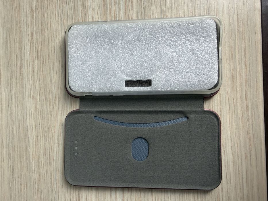 Husa Tip Carte iPhone 7/8/SE + GRATIS Huse si Folii