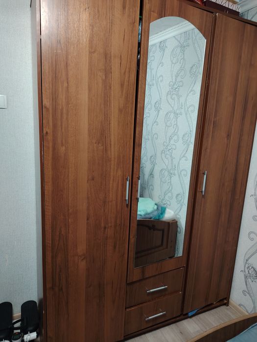 Продам шкаф в спальню