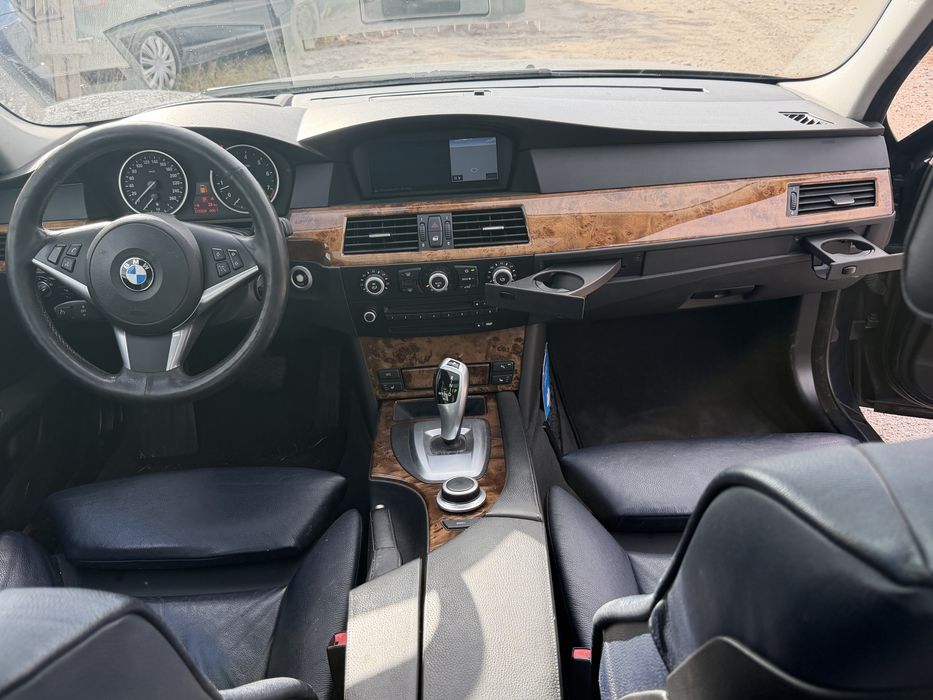 BMW E60 E61 530xi 272кс на части с много екстри