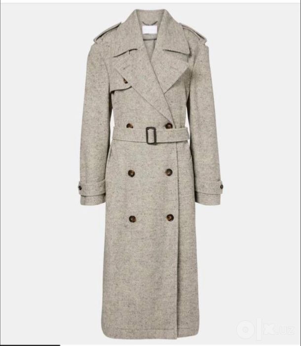 Тонкое пальто Massimo Dutti.