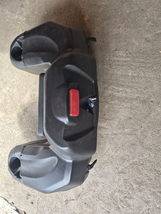 Lada atv...in stare foarte buna cu sistem prindere si 2 chei...