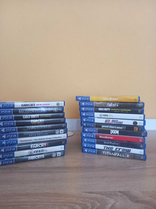 Продавам игри за PS4.