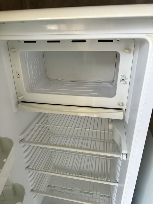 Frigider (necesita incarcare cu freon)