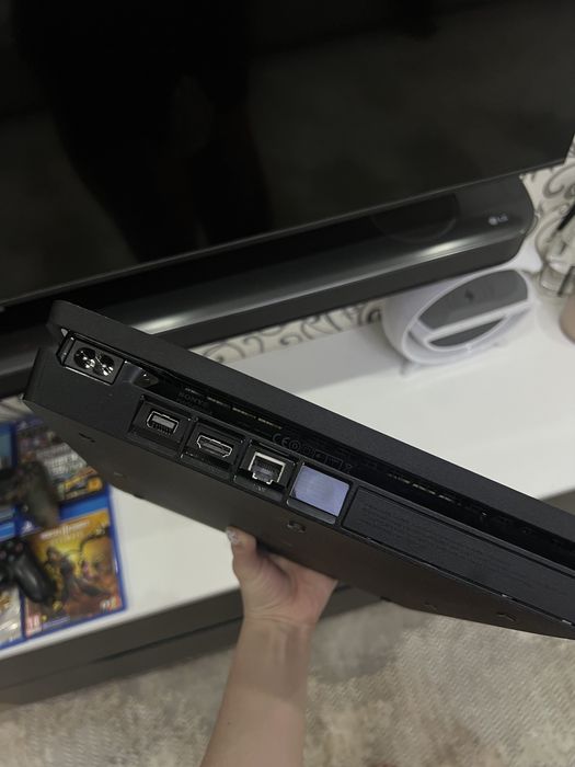 Продается Playstation 4