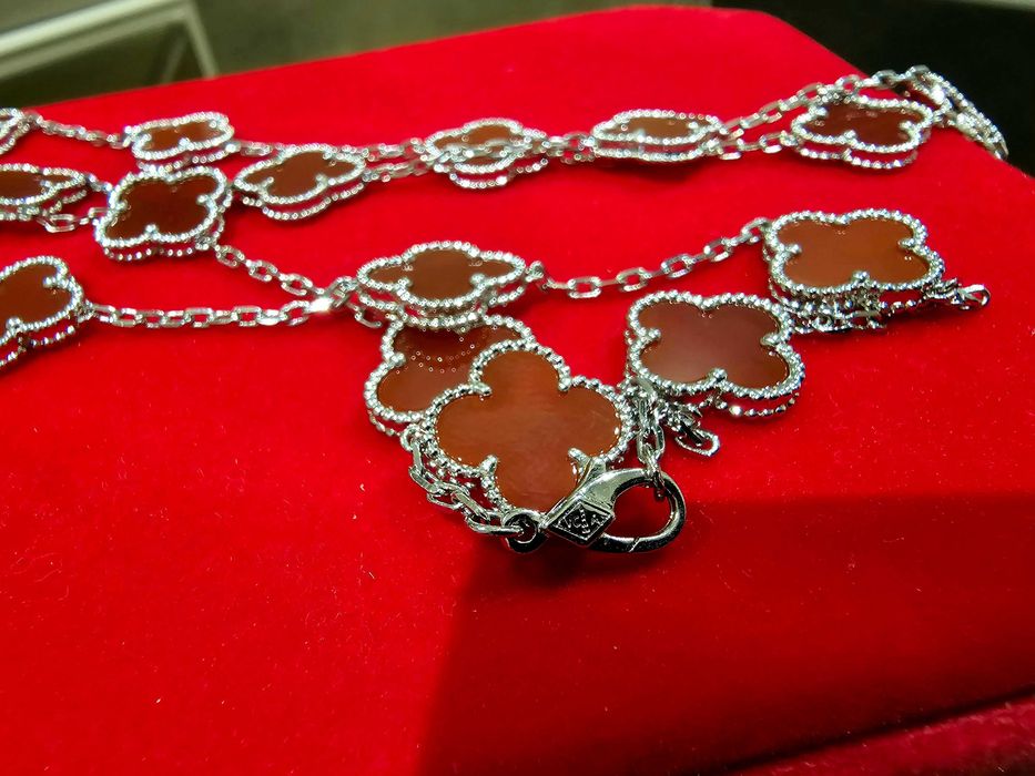 Van Cleef & Arpels VCA Silver Red Alhambra 20 Motifs Дамско Колие